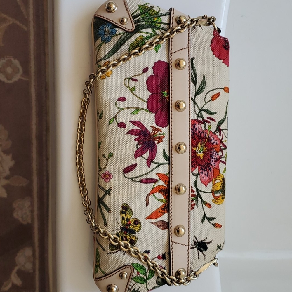 Vintage Horseshoe Gucci purse
